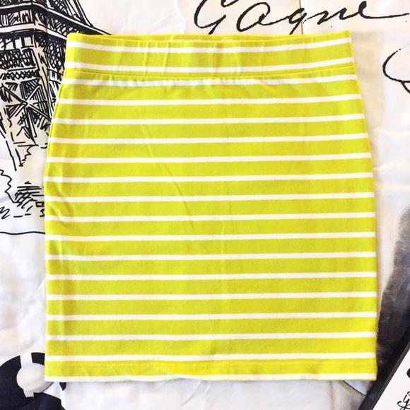 ✨Forever 21 Striped Mini Skirt Size S - Picture 2 of 6